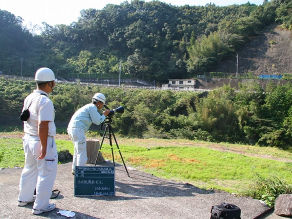 熱赤外線法によるモルタル吹付のり面の空洞調査